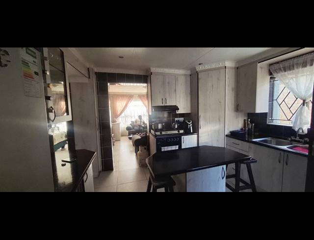 3 BEDROOM HOUSE FOR SALE IN REIGERPARK